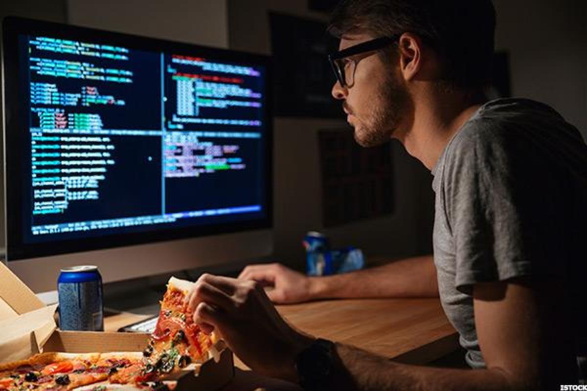 Bootcamps y el perfil full stack: la nueva vía hacia el empleo digital